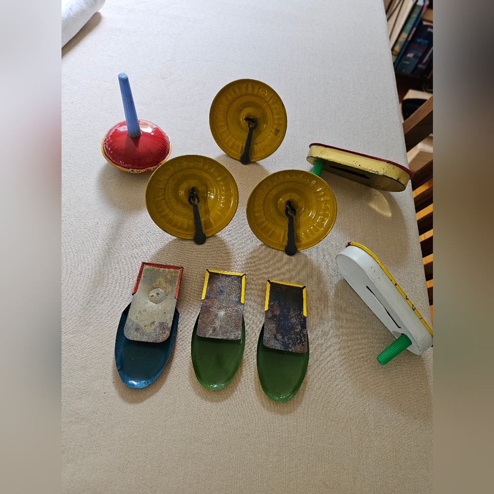 Vintage New Years Eve Multicolor Noisemakers - Picture 7 of 10